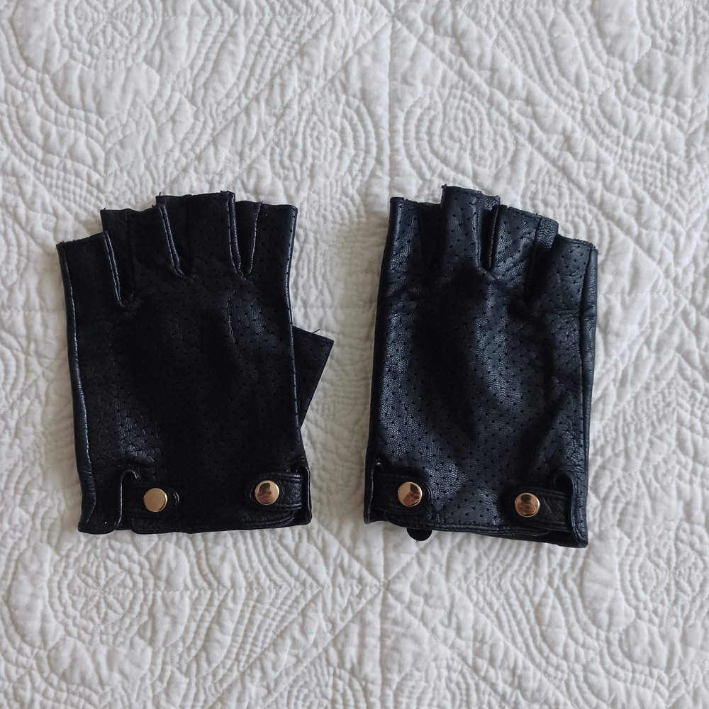 Danier Black Fingerless Leather Gloves with Gold Accents